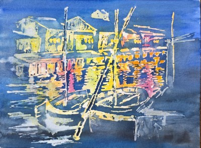 Aquarellbild mit  abstrahierten Booten im Hafen in der Nacht mit bunten Lichtern und Reflexen auf dem Wasser